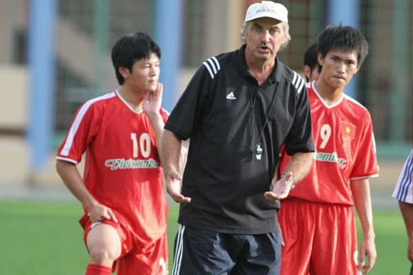 Cựu huấn luyện viên của đội tuyển Việt Nam - Alfred Riedl qua đời ở tuổi 71