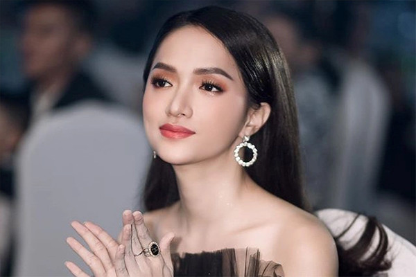 Hoa hậu Chuyển giới Việt Nam bị hủy họp báo vì không nộp đủ giấy tờ